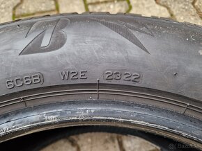 Bridgestone Blizzak 235/55 R17 - 4