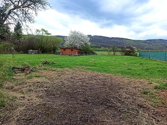 POZEMOK NA VÝSTAVBU S DOMOM BLÍZKO MESTA - BREZNICA, OKR. ST - 4