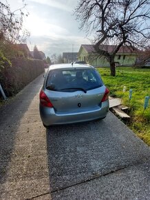 TOYOTA YARIS, 1.3; r.v. 2007 - 4