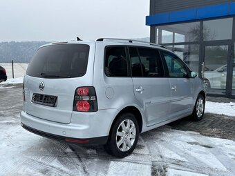 Volkswagen Touran 1.9 TDI DPF Freestyle 173000km 2009 - 4