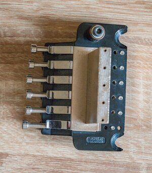 Floyd Rose Tremolo system - 4