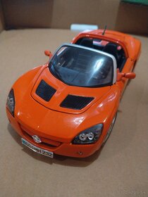 Predám Opel speedster 1:18 Maisto - 4