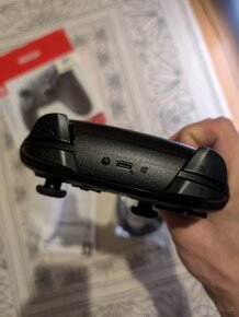 Nintendo Switch Pro Controller - 4