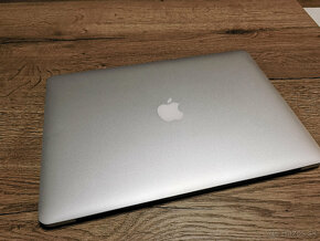 MacBook Pro 15,4 - 4