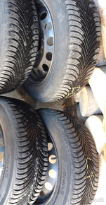 Predám zimné pneumatiky Michelin 215/60/R16 - 4