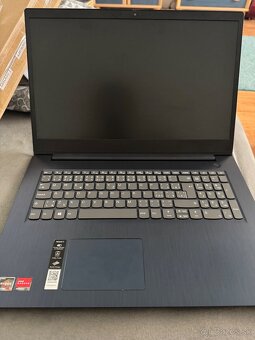 Lenovo IdePad 3 - 4