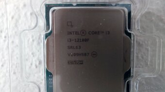 Predám procesor INTEL Core i3-12100F - 4