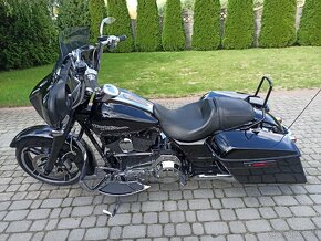 Harley Davidson FLHX Street Glide - 4