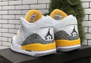 Nike Air Jordan 3 Retro - 4