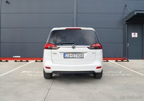 Opel Zafira Tourer 2.0 CDTi ECOTEC 130k Cosmo - 4