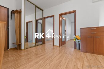 SLNEČNÝ 4-IZBOVÝ BYT S KLIMATIZÁCIOU, 82m² - VYŠEHRADSKÁ, PE - 4