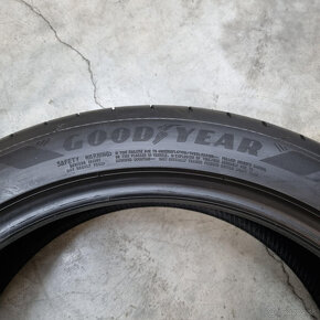 Letné pneumatiky 235/45 R20 GOODYEAR DOT2323 - 4