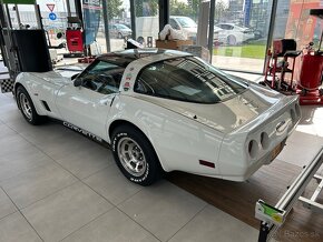 Chevrolet Corvette C3 5.7 V8 - 4