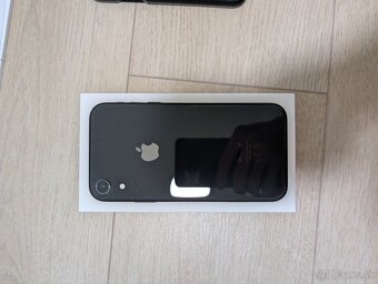 iPhone XR - 64gb - 4