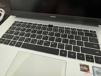 Huawei MateBook D15 - 4