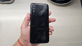 Funkčný Xiaomi Redmi 7 - jemná puklina - 4