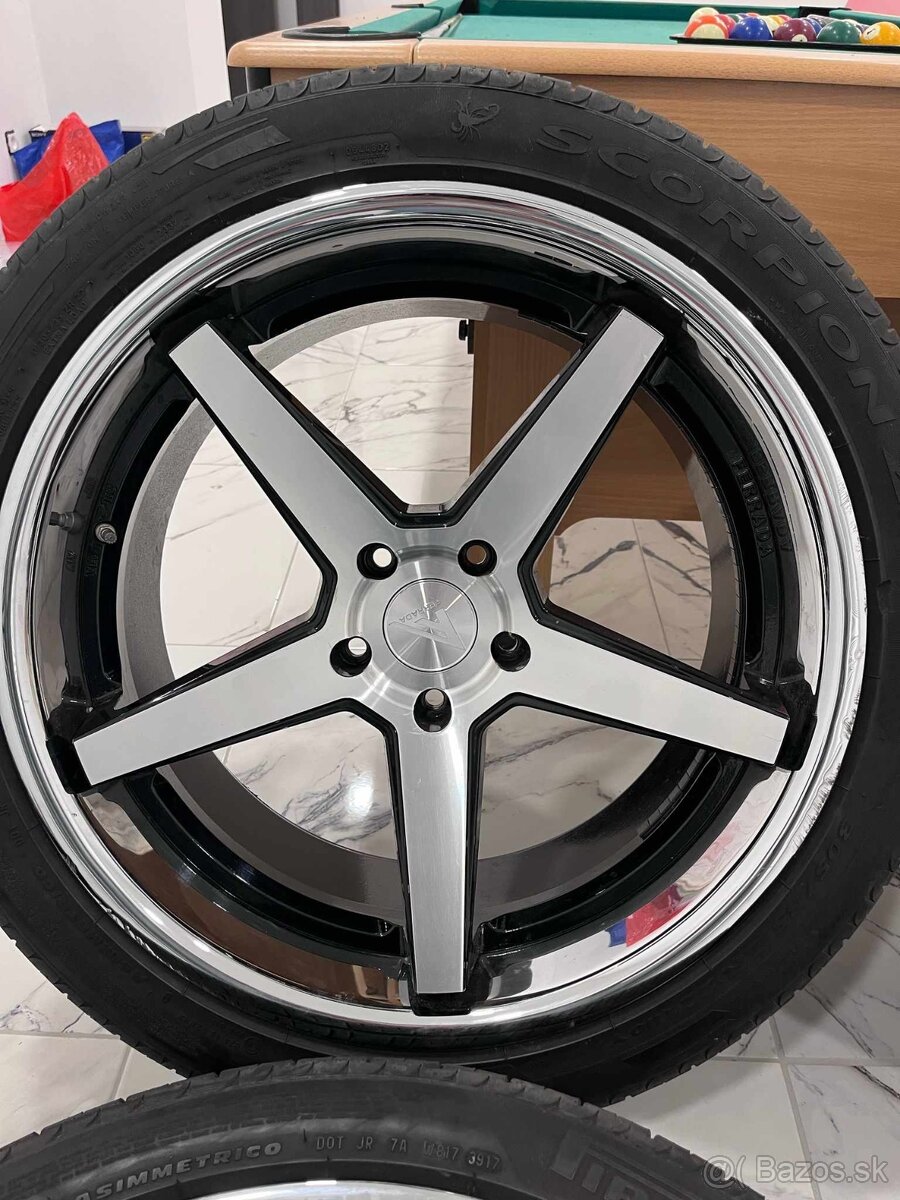 4ks alu disky orig. Ferrada 5x127 r22 + pneu 305/35 r22