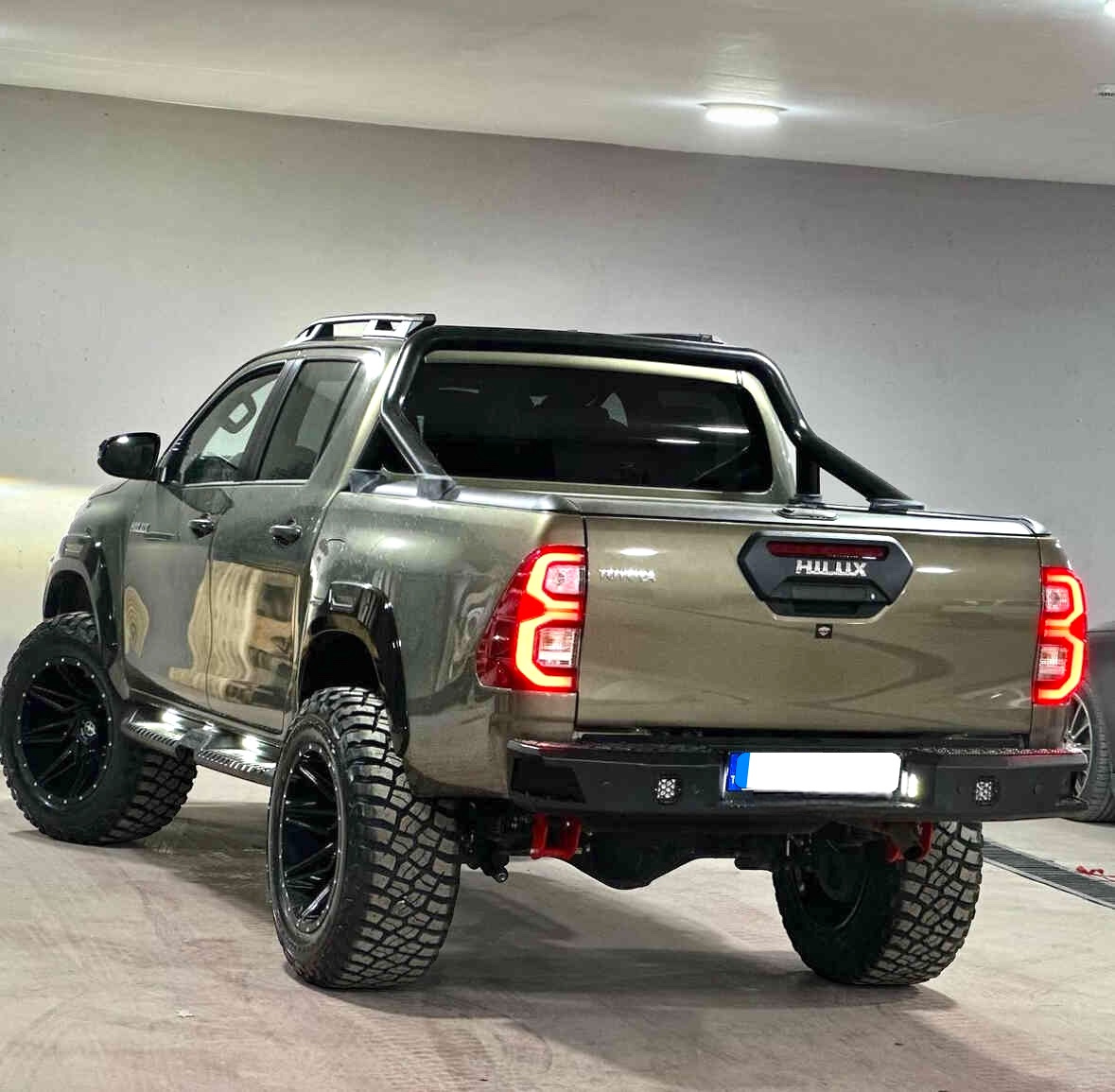 Zadny pevnostny naraznik model T na Toyotu Hilux