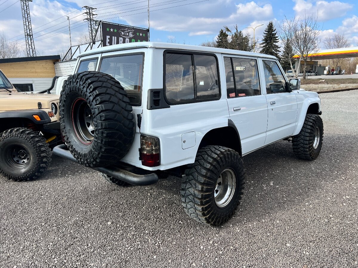 Nissan Patrol GR Y60 Wagon