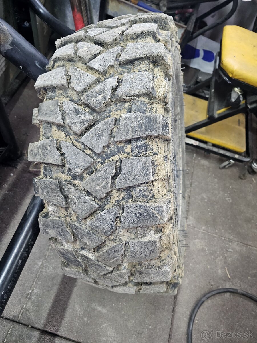 Predam offroad pneumatiky 245/70R16