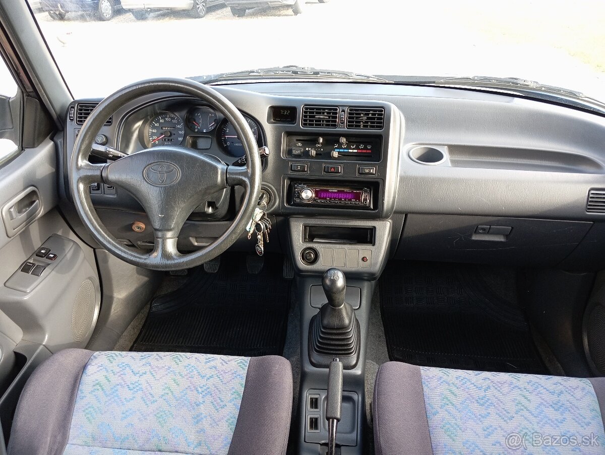 Toyota RAV4 2.0i 4x4 RESERVE