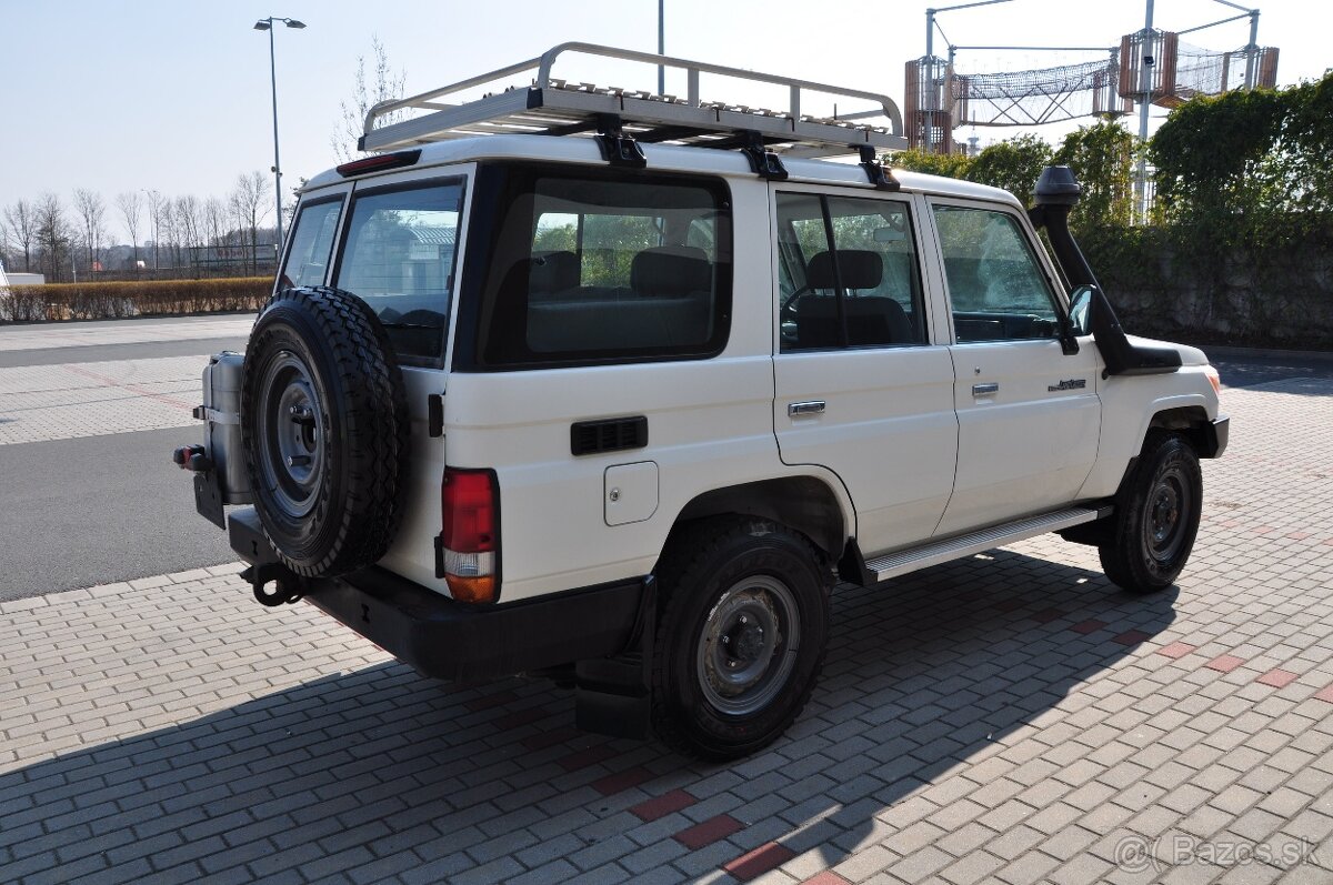 Toyota HZJ 76 LandCruiser - NOVÉ AUTO - 14 km - 4.2 Diesel