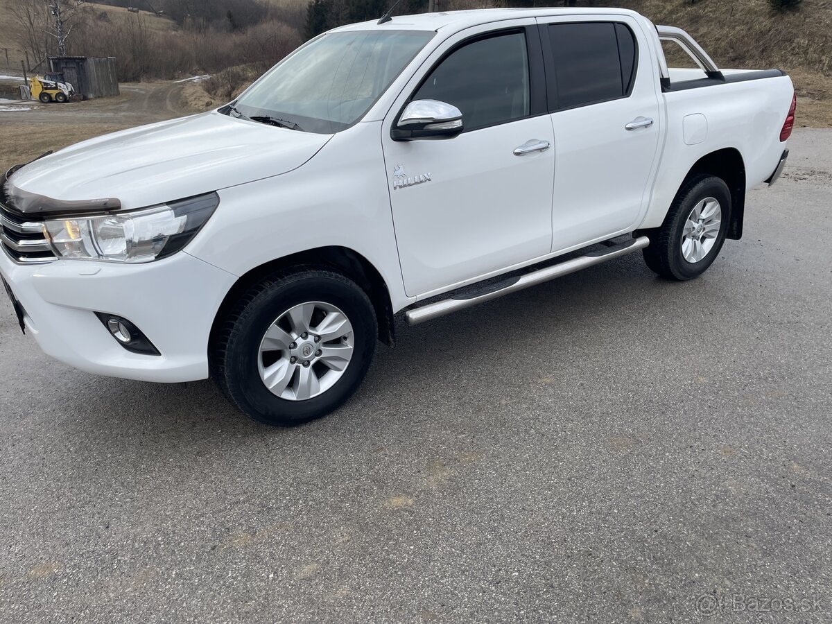 Toyota Hilux 2,4