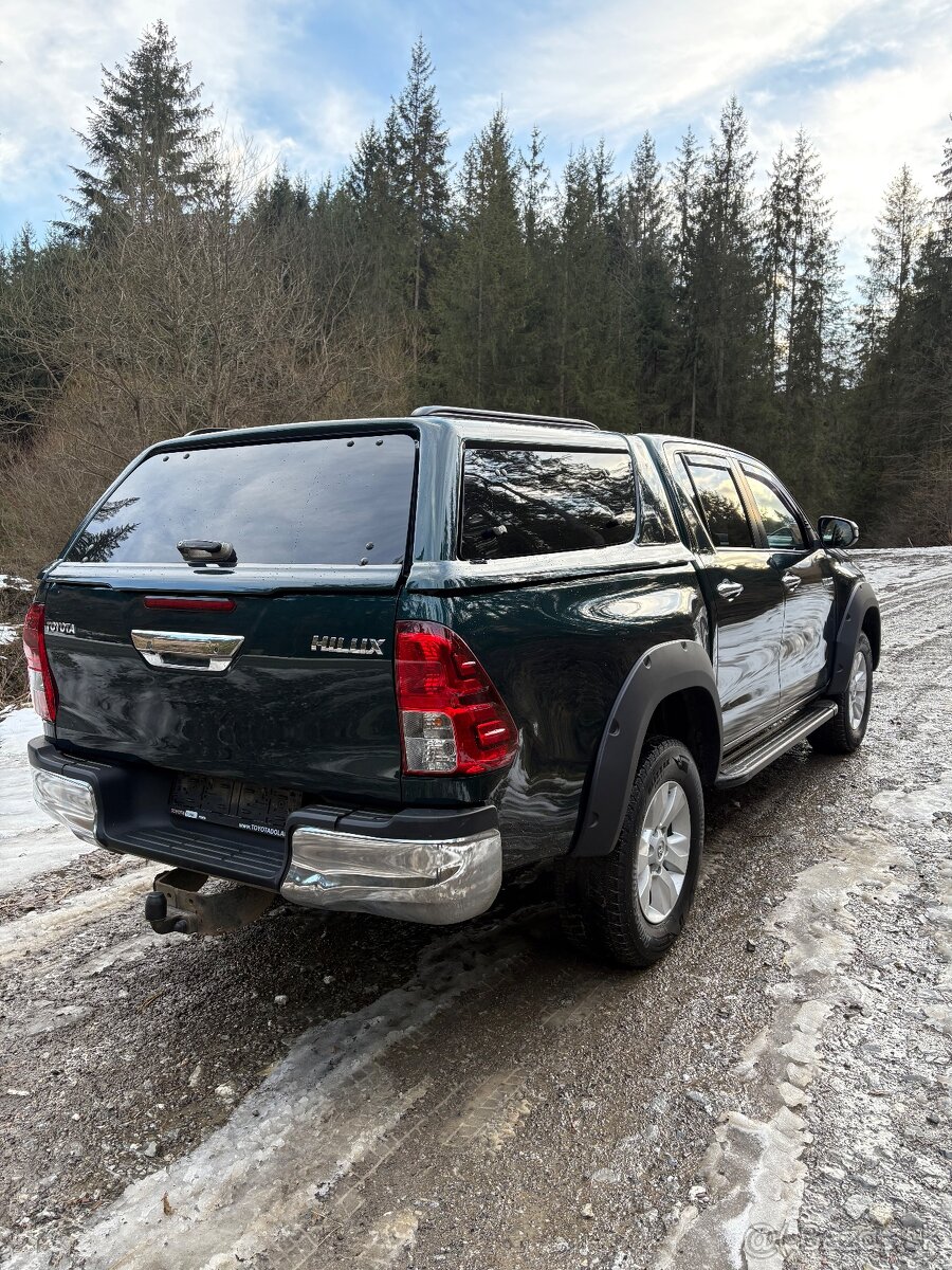 TOYOTA HILUX DC 2.4 D-4D 4X4 MANUAL