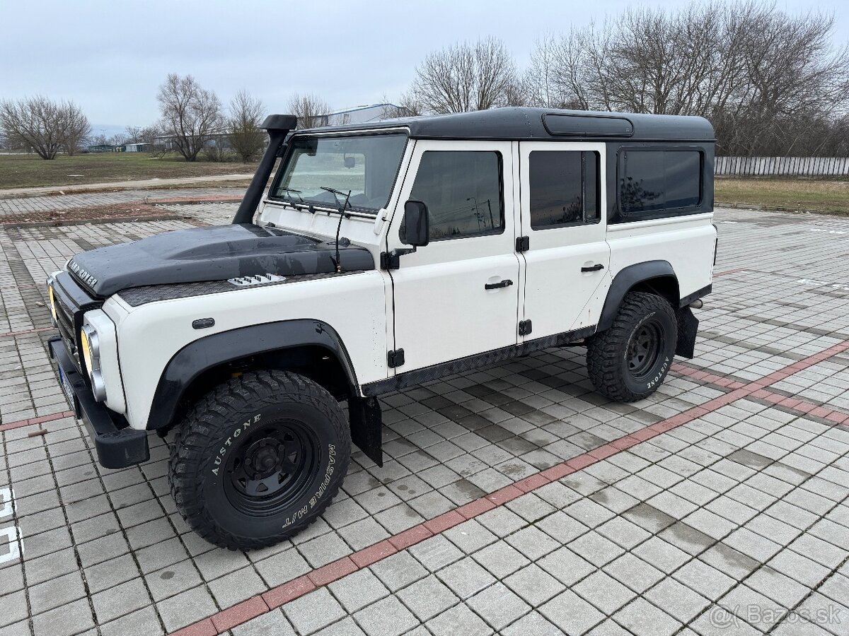 Land Rover Defender 110