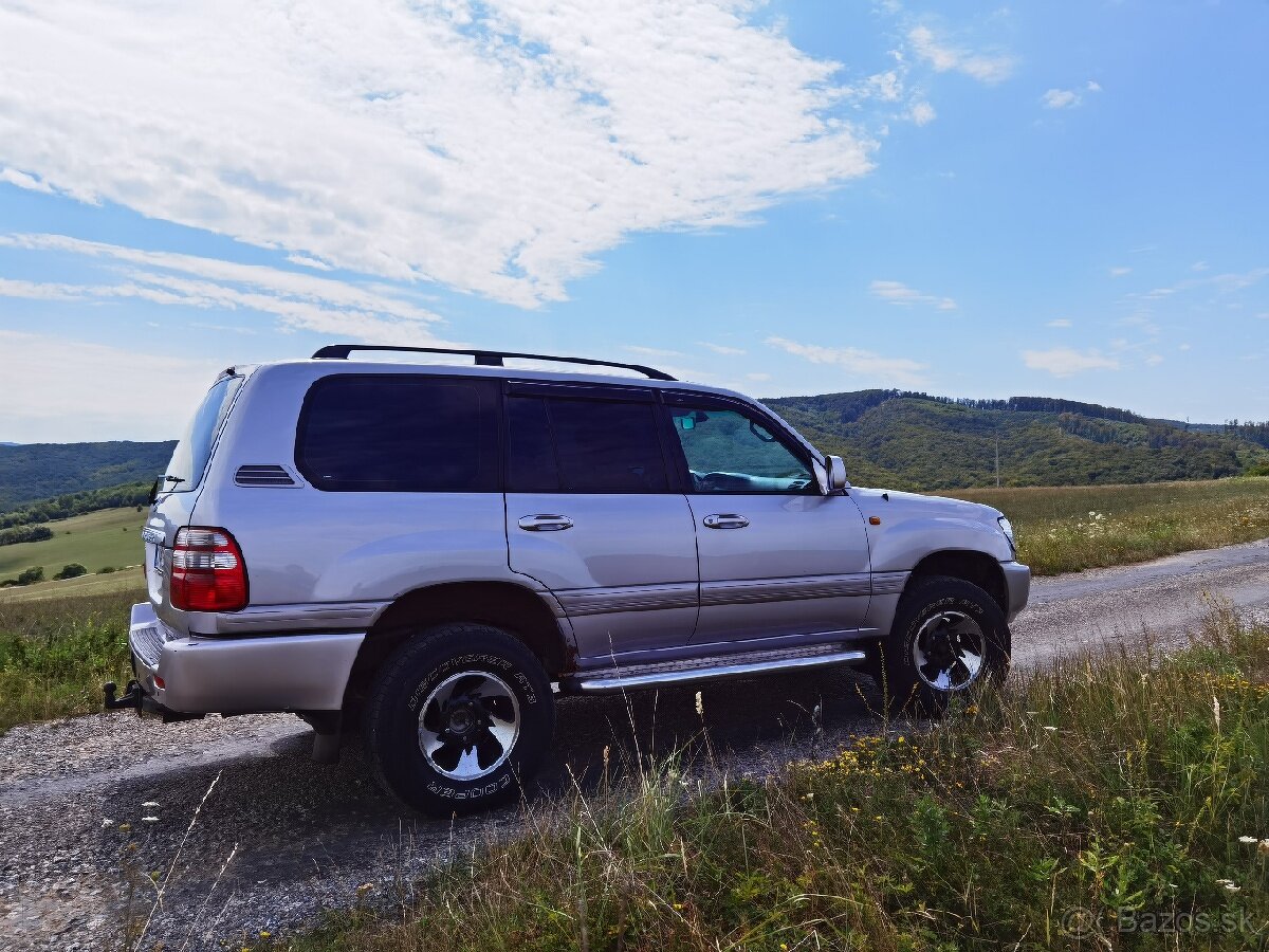 Toyota Land Cruiser 100