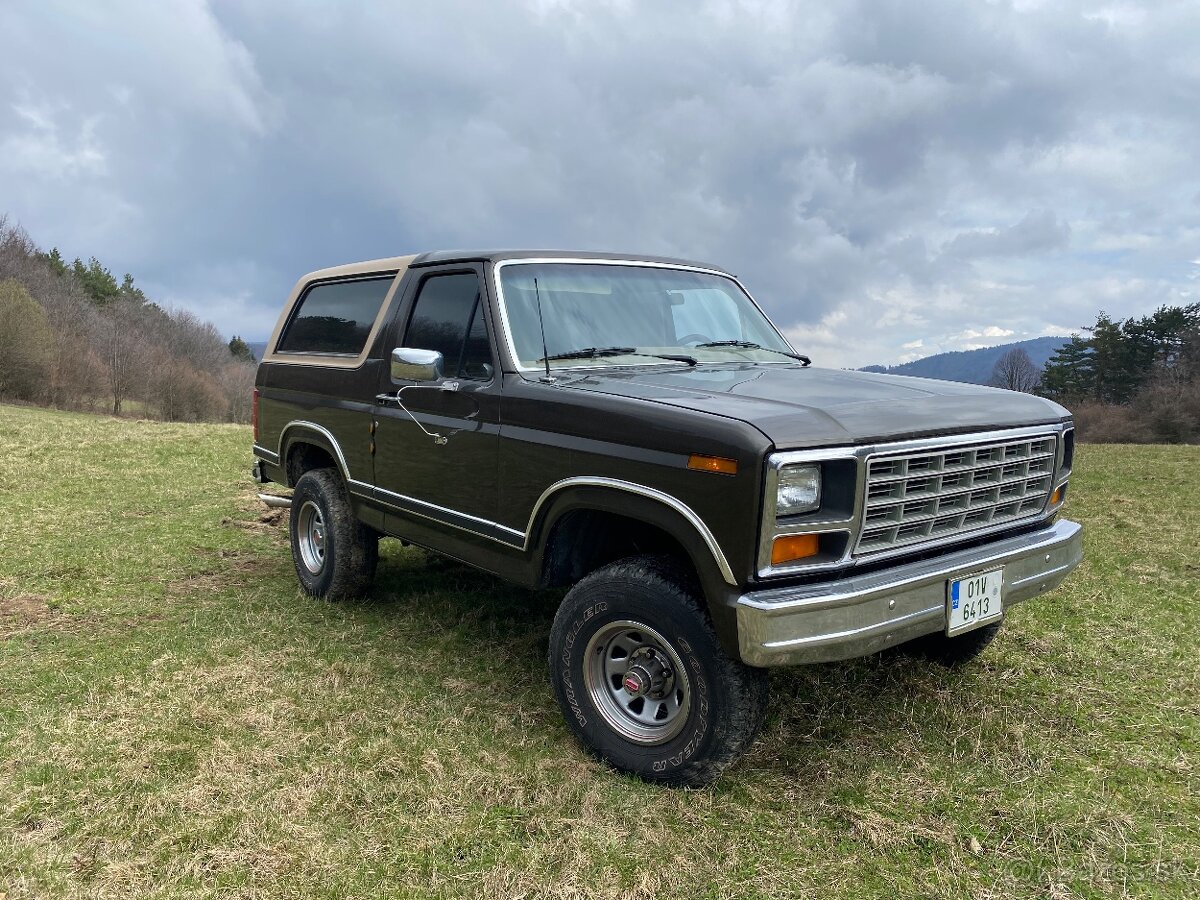 Predám Cadillac Eldorádo Ford Bronco