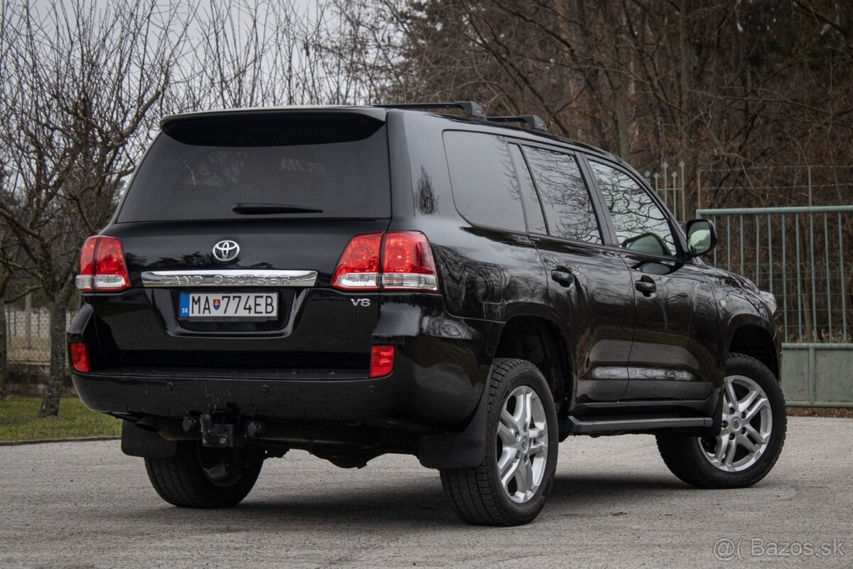 Toyota Land Cruiser 4,5l V8 7-miest.