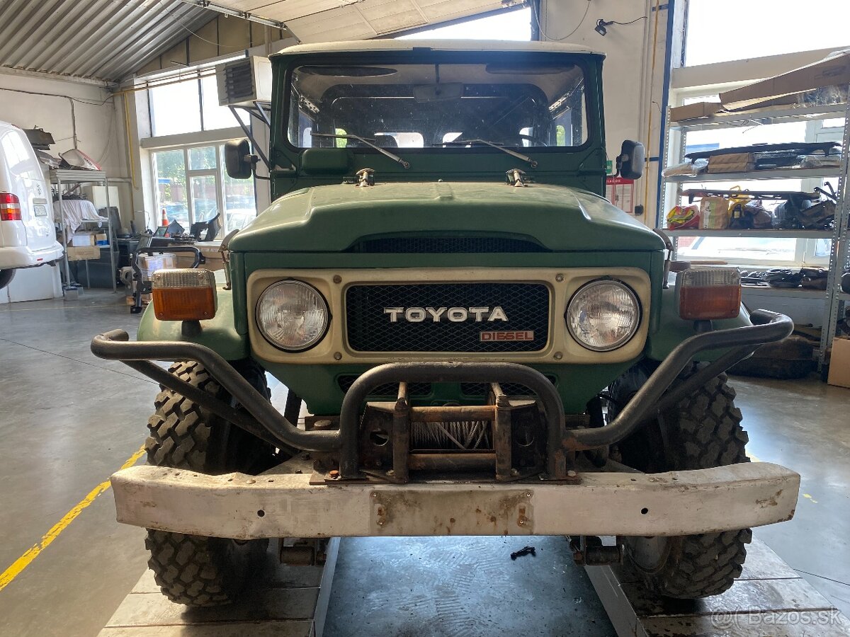 Toyota Land Cruiser BJ40 na diely