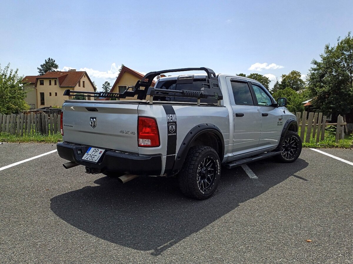 Dodge RAM 1500 5.7 HEMI 295 kW 4x4, r. v. 2017, DPH