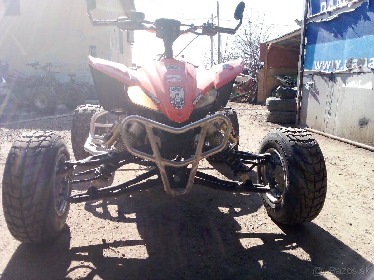 Predám štvorkolku Yamaha yzf 450 motor je davany 750