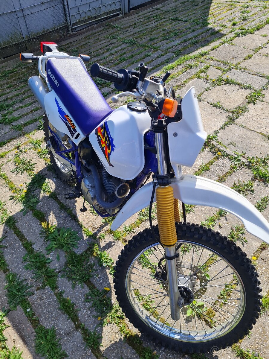 Suzuki 125 DR