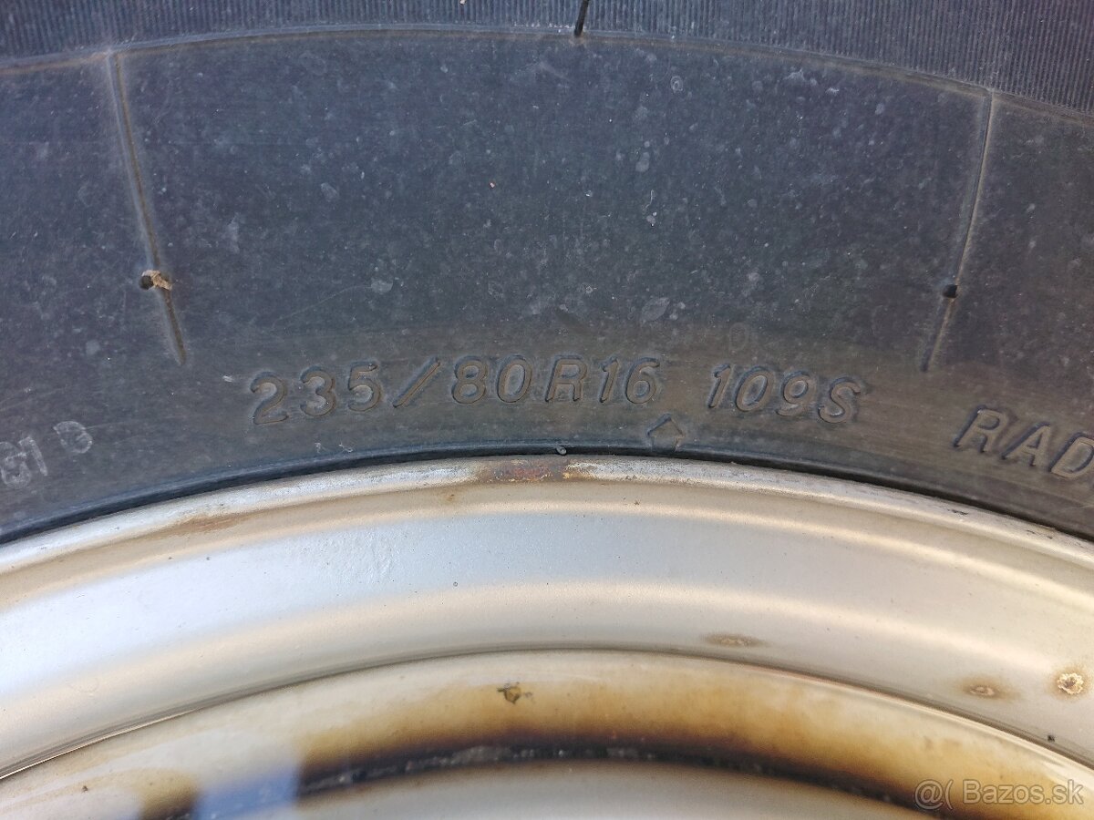 Pneu 235/80r16