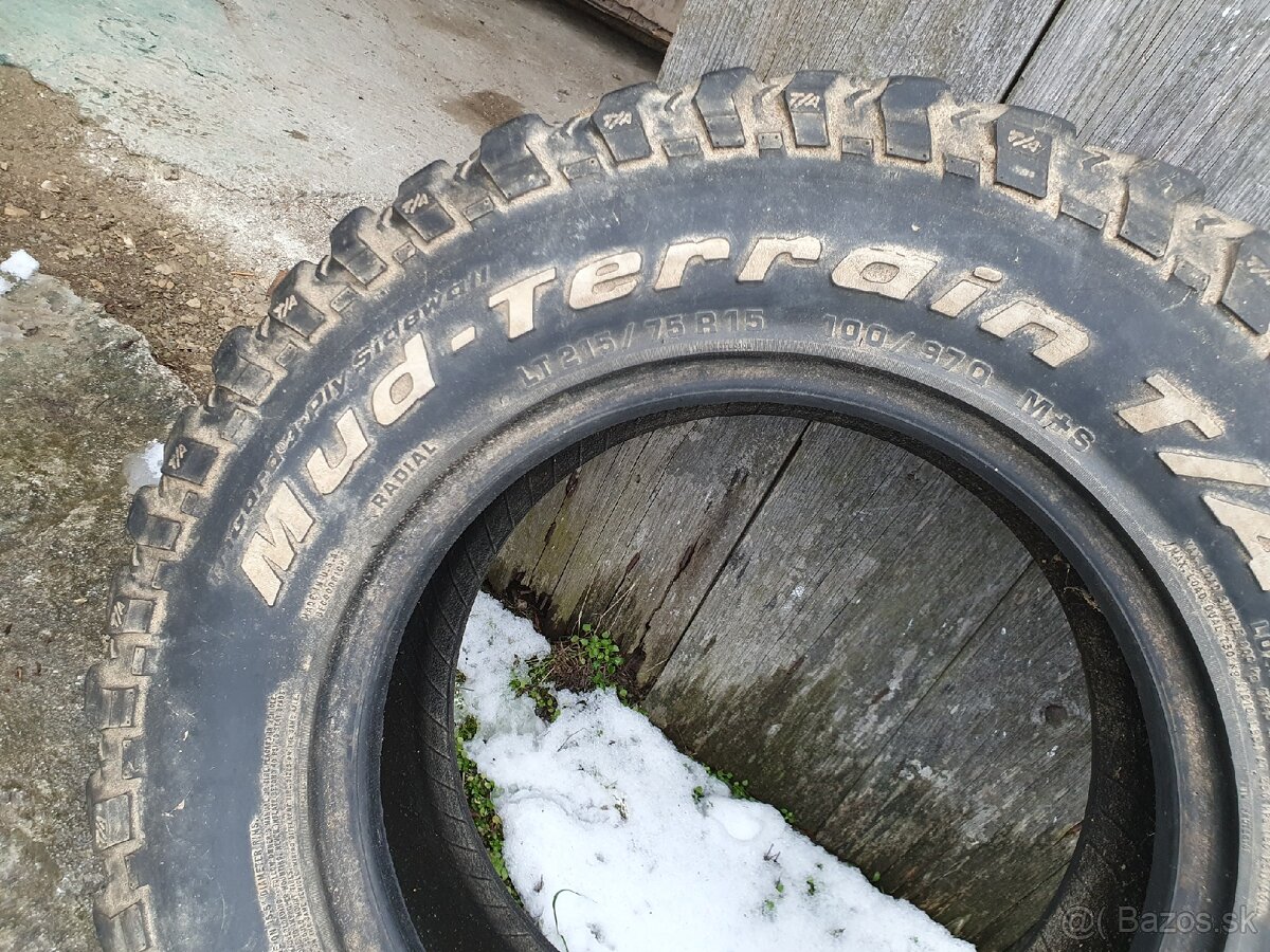 Suzuki Jimny BFGoodrich 215/75 R15 a Continental 205/70 R15