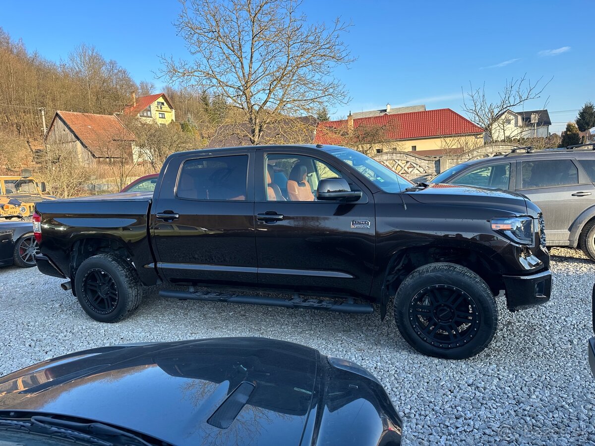 2019 Toyota Tundra Platinum 1794 5,7 V8 LPG Radar FullLED