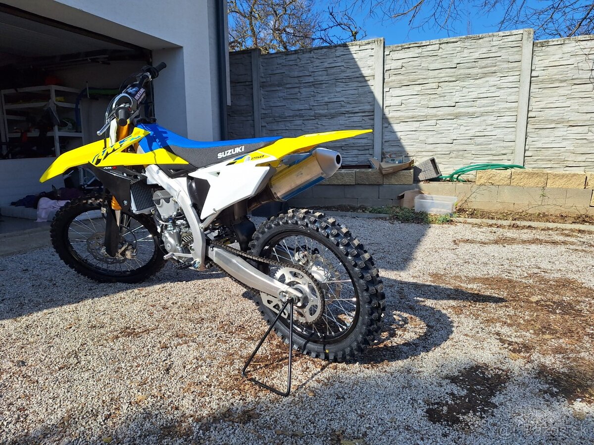 Suzuki RMZ 250