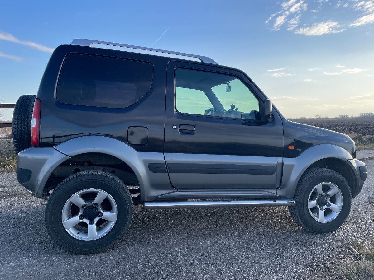 Suzuki Jimny (2009) 1.3 benzín 63 kW 4x4 automat ODPOČET DPH