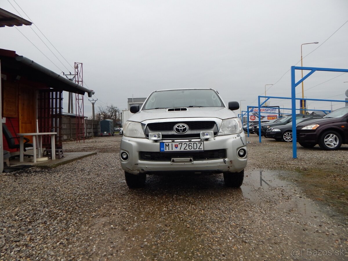 Toyota Hilux DC 2.5 I D-4D Terra