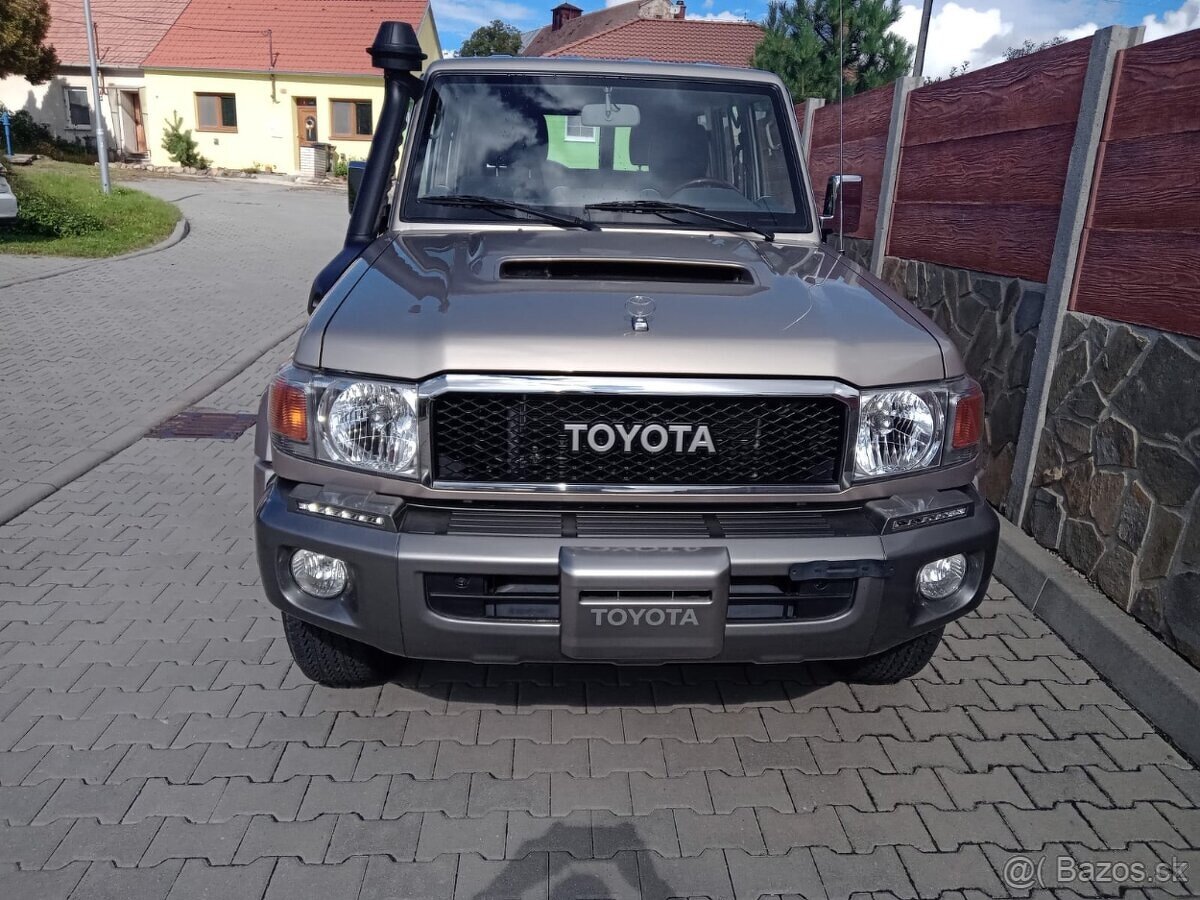 LAND CRUISER 76 HZJ 4,5TD V8, 4x4, 200PS, Klima,5MT,NEW 21