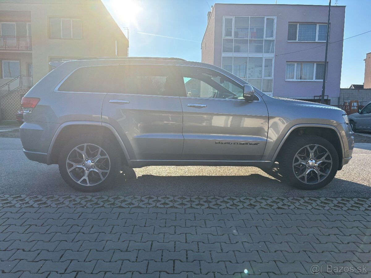 Predám  JEEP GRAND CHEROKEE r. 2020