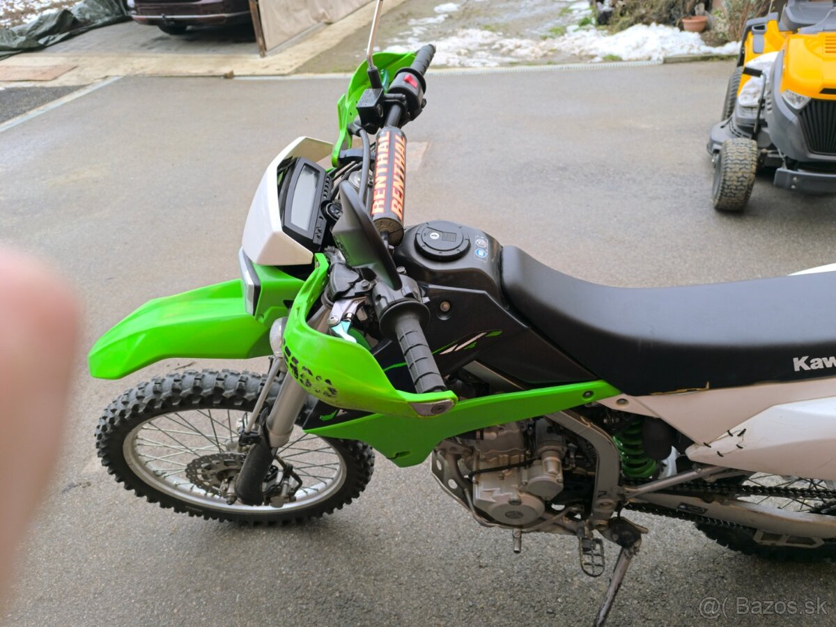 Predám motorku Kawasaki KLX 250