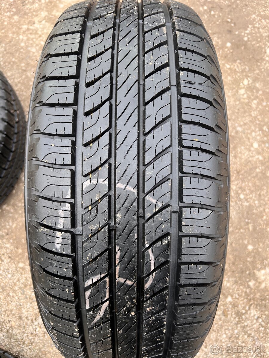 Celoročné pneu GoodYear Wrangler HP R17