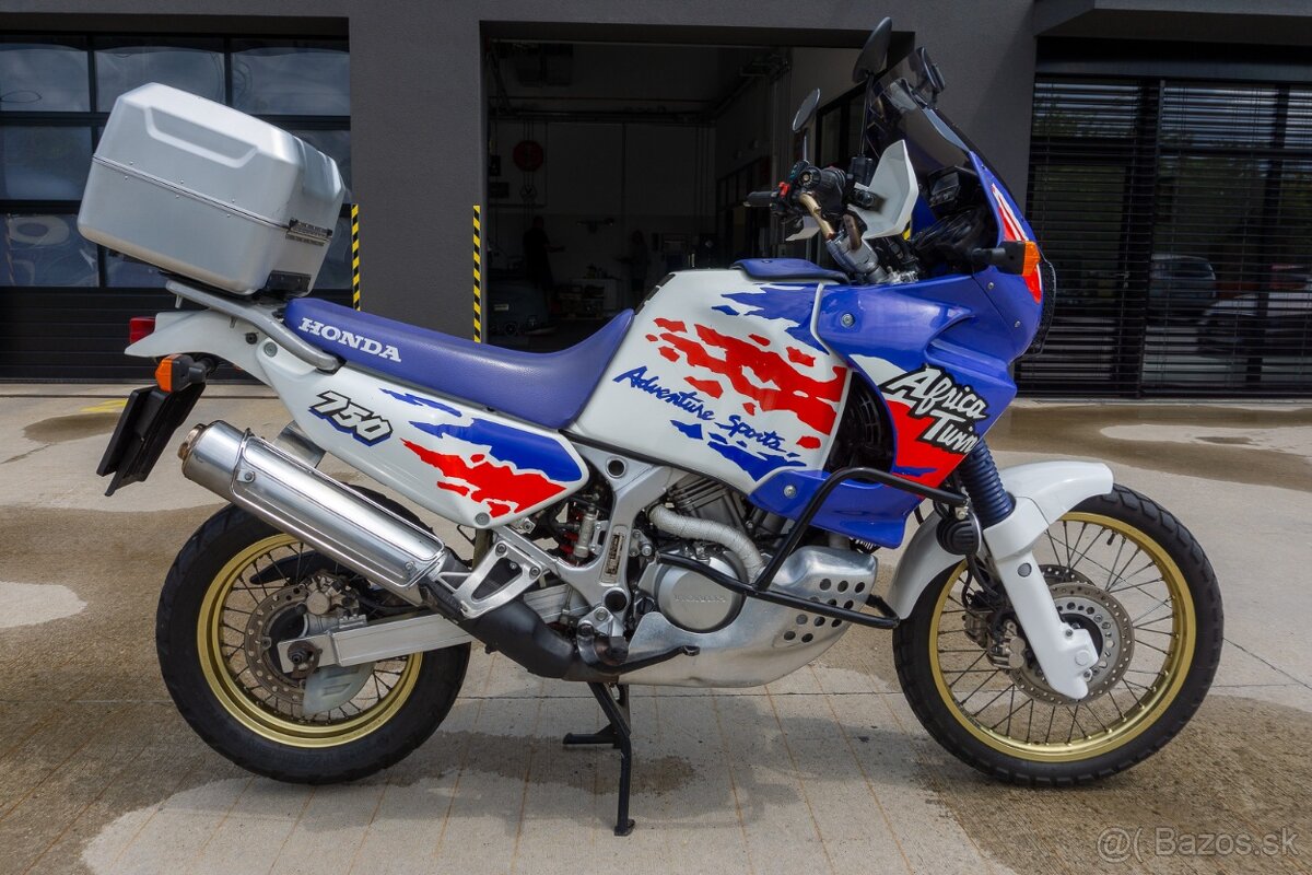 Honda Africa Twin XRV 750 44kw Manuál