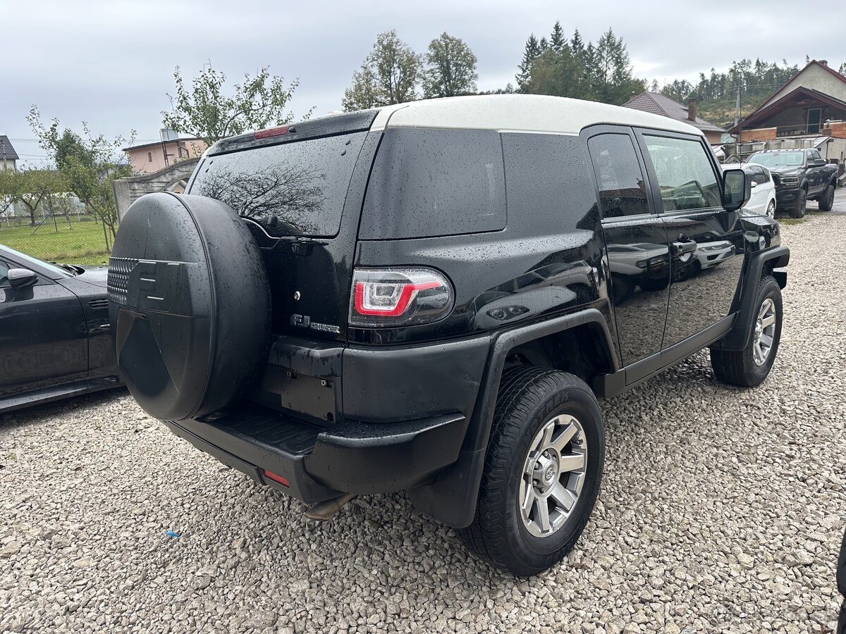 2014 Toyota FJ Cruiser 4,0 V6 Automat Uzavierka