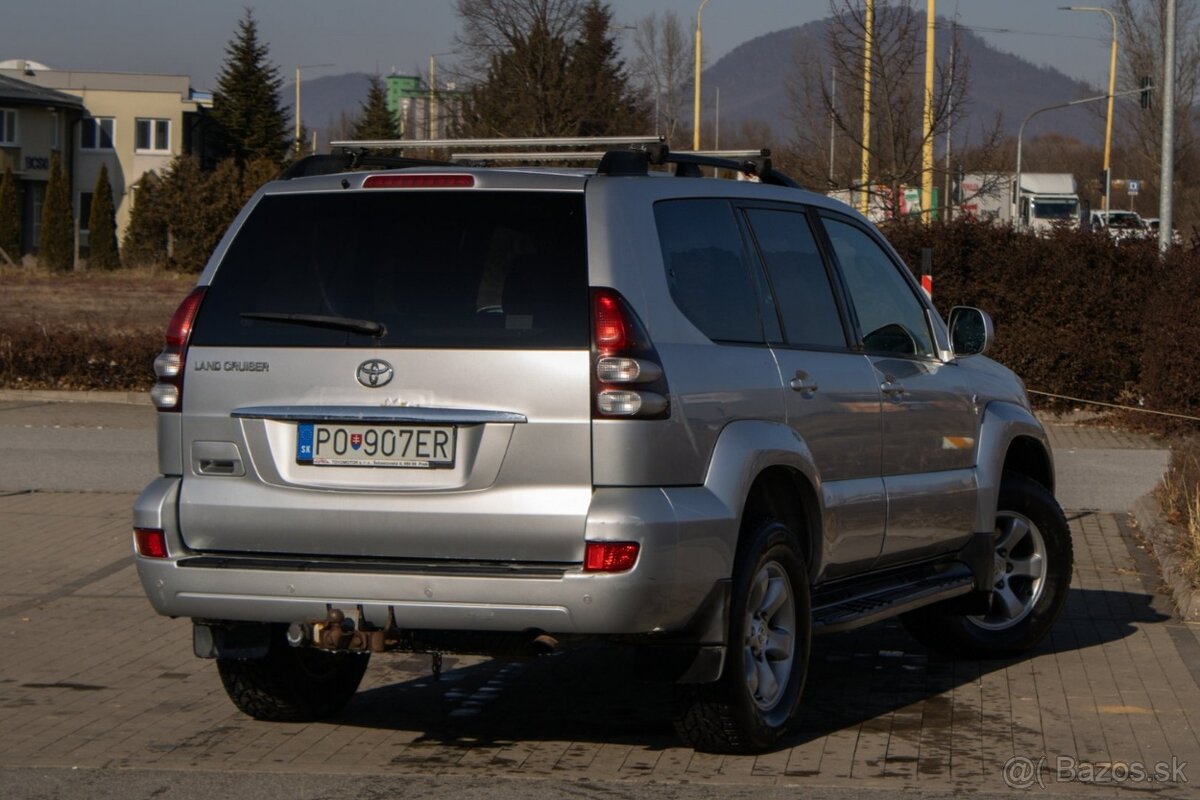 Toyota Land Cruiser 3.0 D-4D Lux A/T