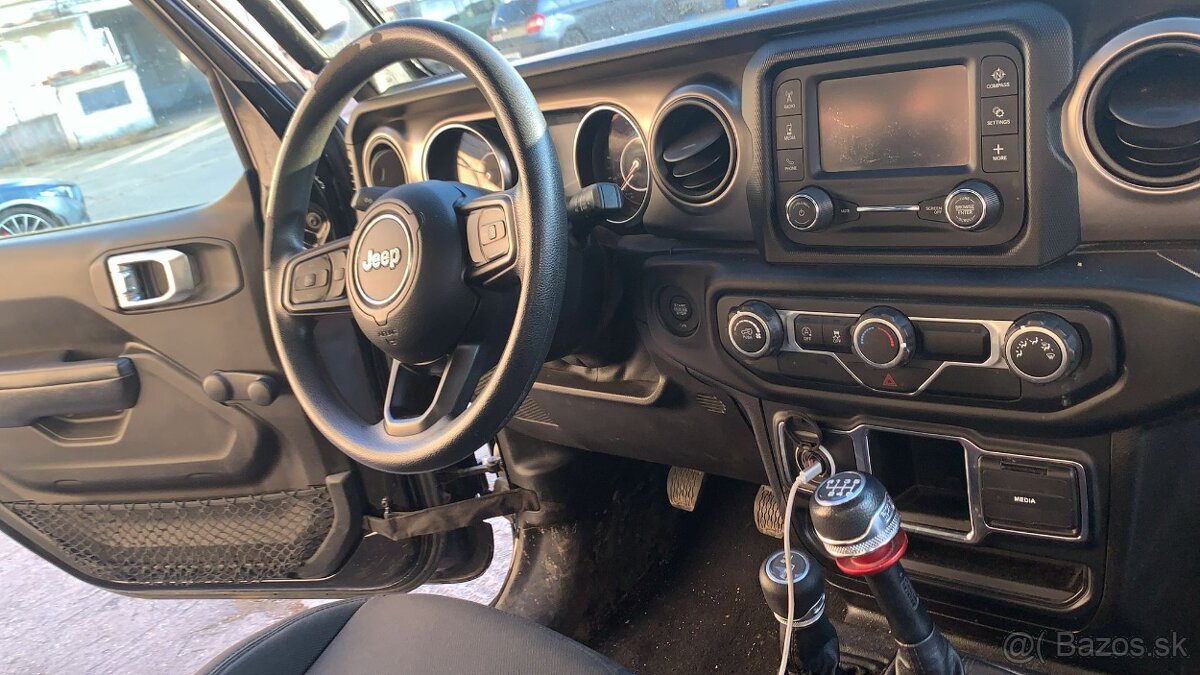 Jeep Wrangler Sport 3,6 benz. rv.2019